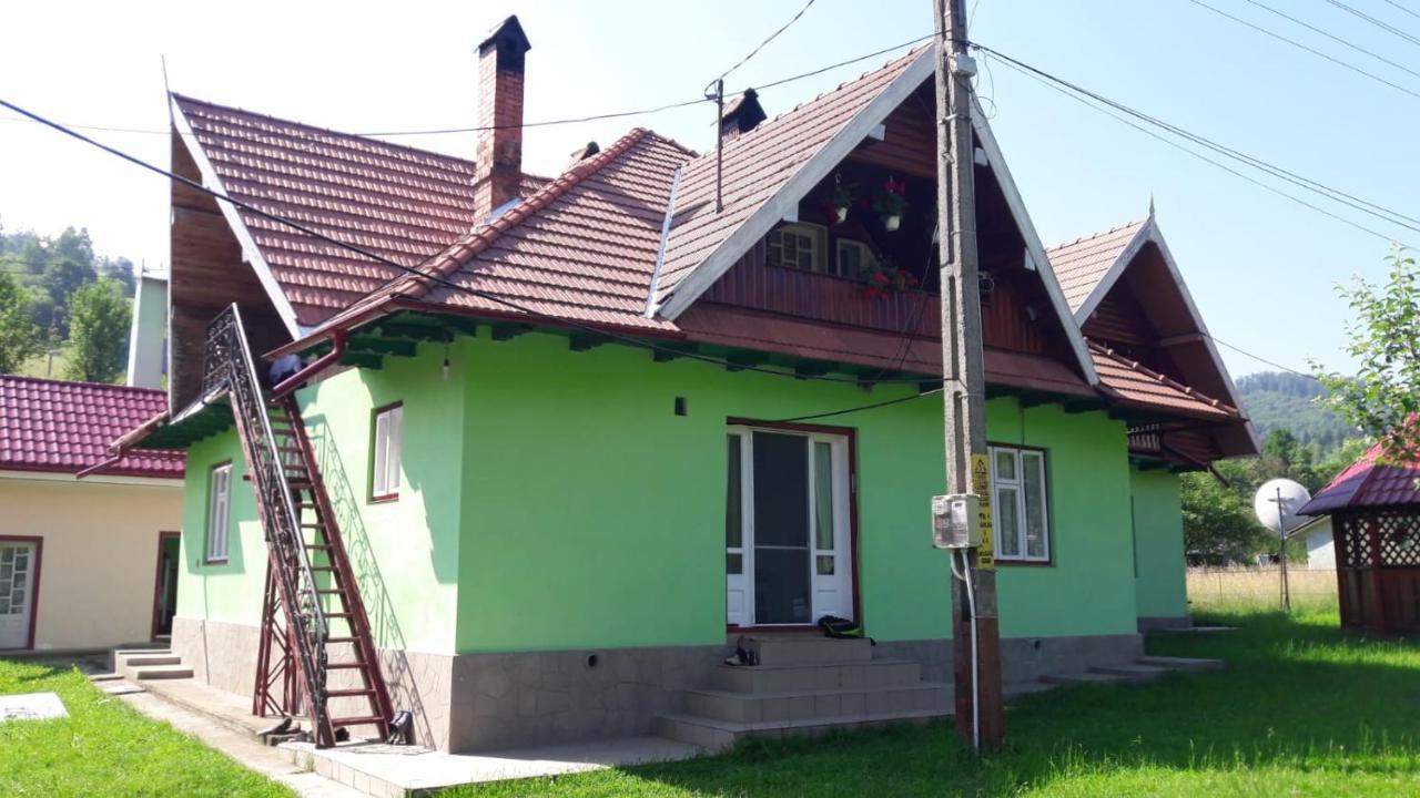 Ferienwohnung Family&Friends Ceahlău Exterior foto